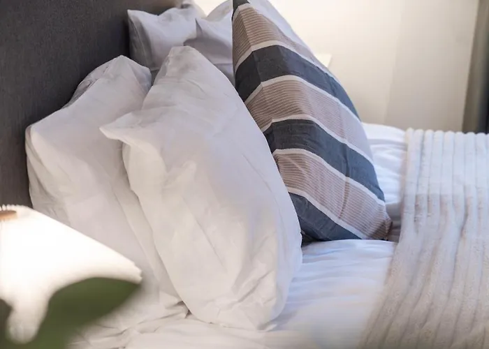 Warm Modern In The Heart Of Linne & Haga *