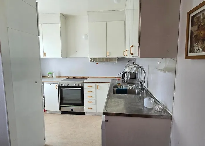 Cozy 15 Min From Volvo Cars Appartement