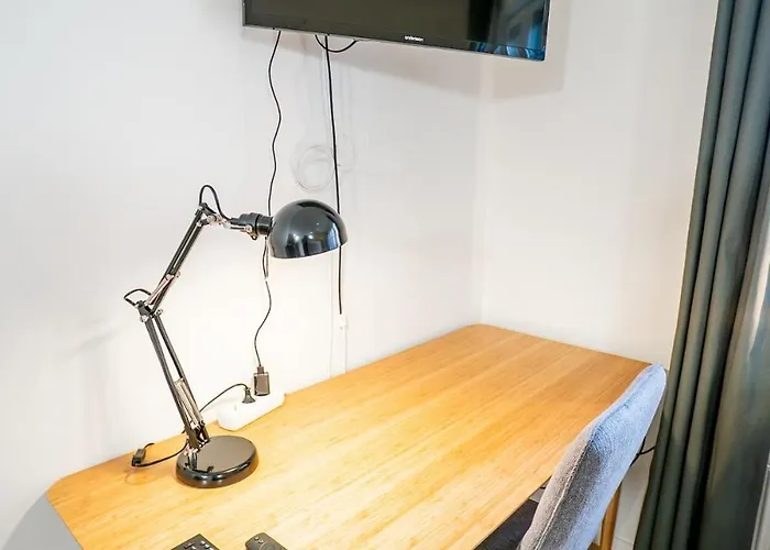 Modern In The Heart Of Linné, Walk To Haga *