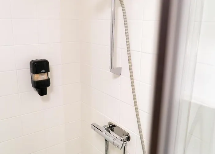 Warm Modern In The Heart Of Linne & Haga