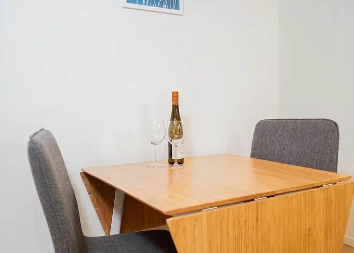 Warm Modern In The Heart Of Linne & Haga Daire