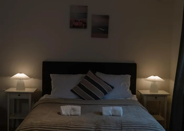 Warm Modern In The Heart Of Linne & Haga Daire