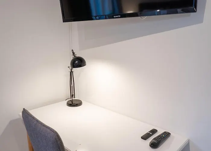 Warm Modern In The Heart Of Linne & Haga