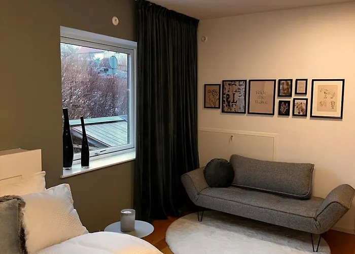 Beautiful House Close To Center 빌라