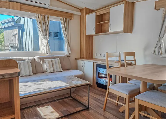 2 Bedroom Lovely In Goeteborgs