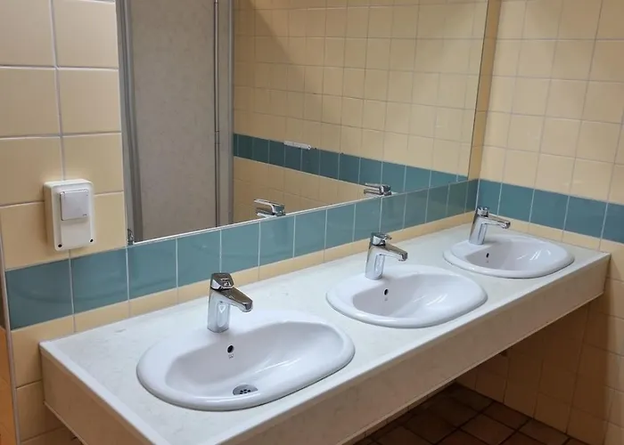 Cozy Sailboat In 보트호텔 *