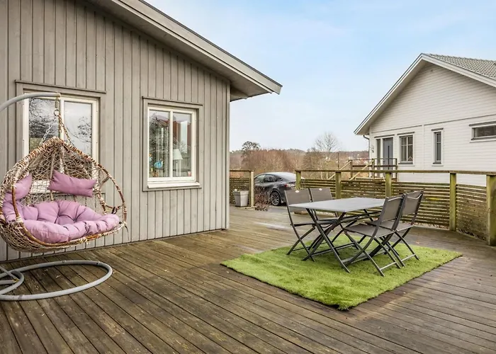 Vakantiehuis Modern House Near Hastevik And Lovely Nature