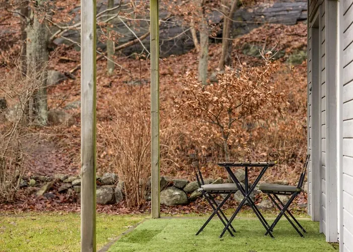 Modern House Near Hastevik And Lovely Nature Vakantiehuis