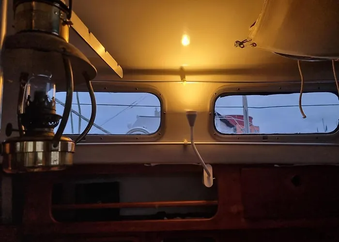 보트호텔 Cozy Sailboat In *