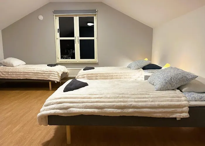 Three Floors Workers *