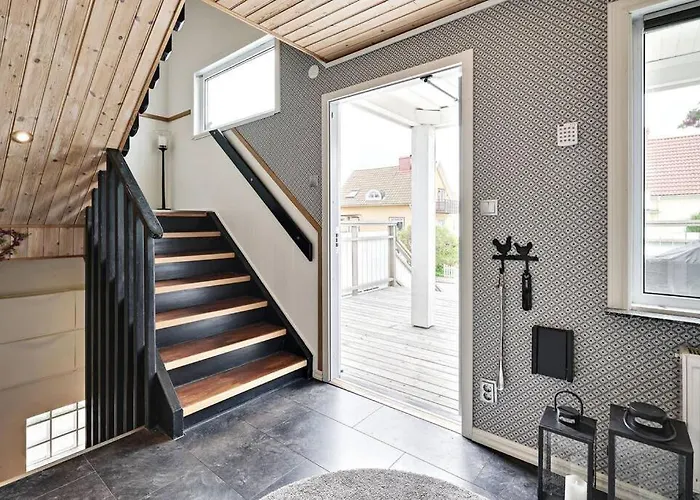 Workers - 4br - 8 Beds - 2 Kitchens - Volvo *