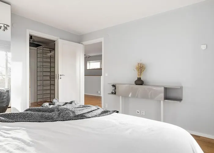 Vakantiehuis Modern House Near Hastevik And Lovely Nature *