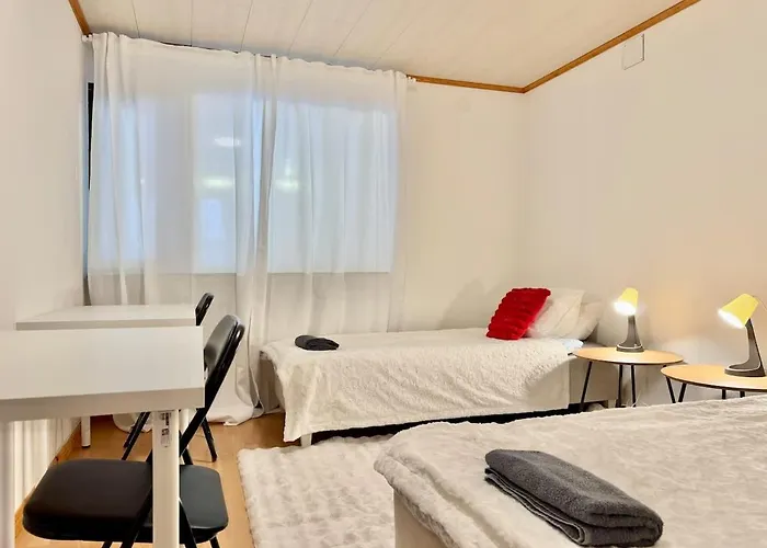 Workers Premium - 5 Bedroom - 10 Beds - Parking * Göteborg