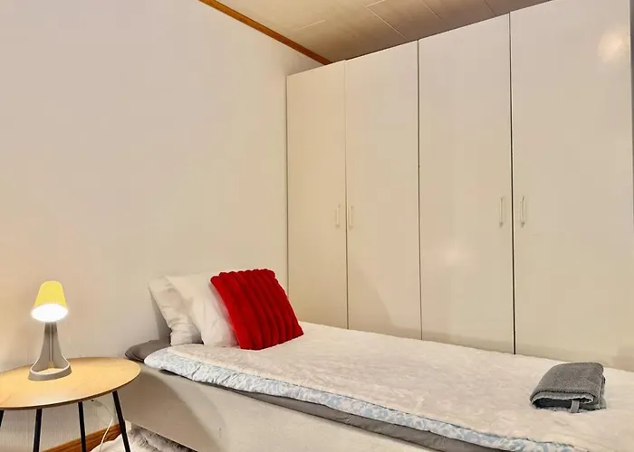 Workers Premium - 5 Bedroom - 10 Beds - Parking Ferienhaus *