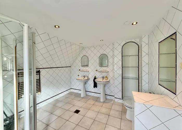 The Workers In Semesterbostad