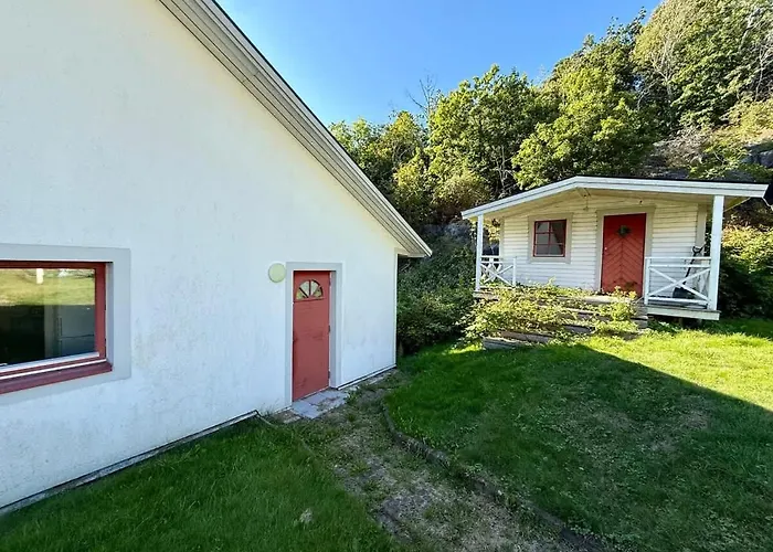 Workers - 5 Bedroom - 2 Bath - Volvo - Parking *