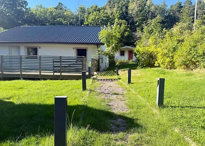 Workers - 5 Bedroom - 2 Bath - Volvo - Parking *