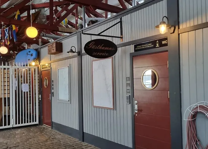 Cozy Sailboat In 예테보리