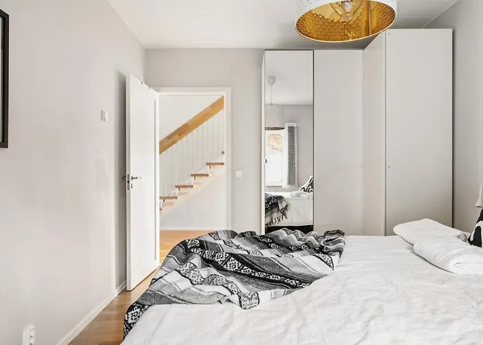 Vakantiehuis Modern House Near Hastevik And Lovely Nature *