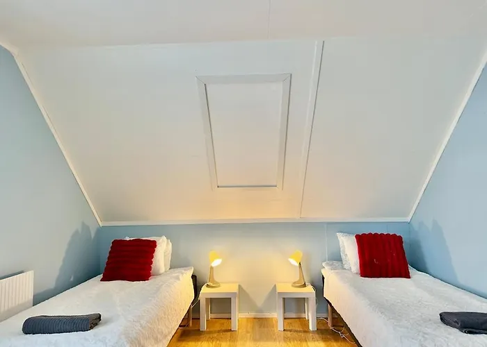 Workers Premium - 5 Bedroom - 10 Beds - Parking *