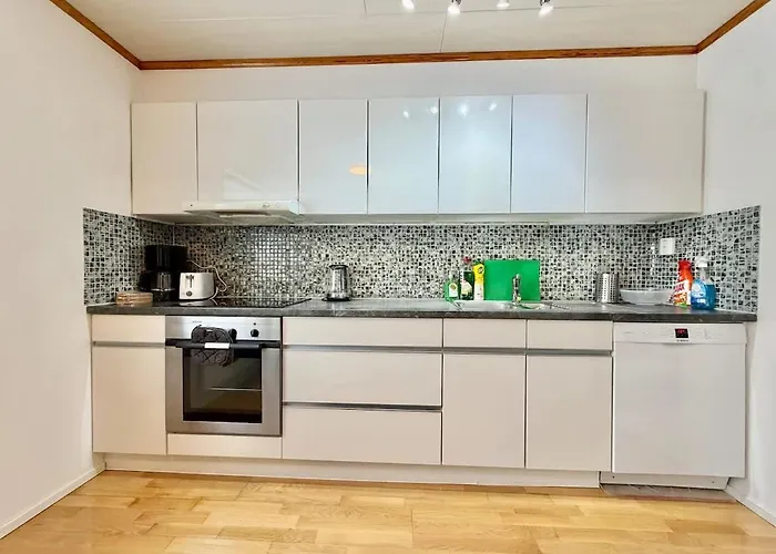 Workers Premium - 5 Bedroom - 10 Beds - Parking Ferienhaus Göteborg