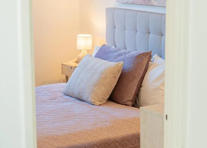 Scandi-boho 1br Calm & Well-connected Location