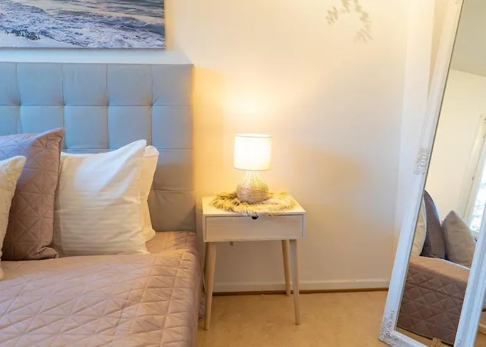 Scandi-boho 1br Calm & Well-connected Location *