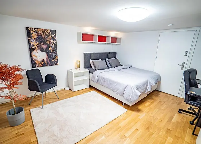 Convenient Duplex In With Privacy & Comfort