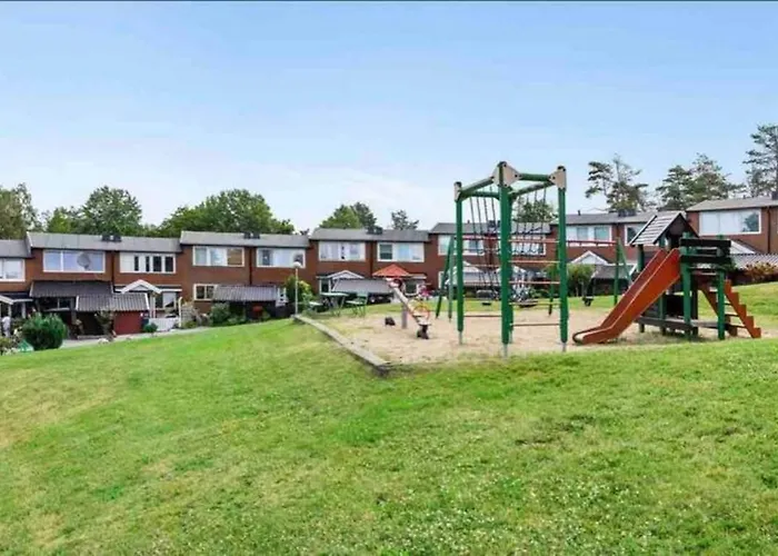 Rymligt Och Haerligt Radhus I Appartement *