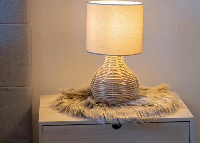 Scandi-boho 1br Calm & Well-connected Location Göteborg