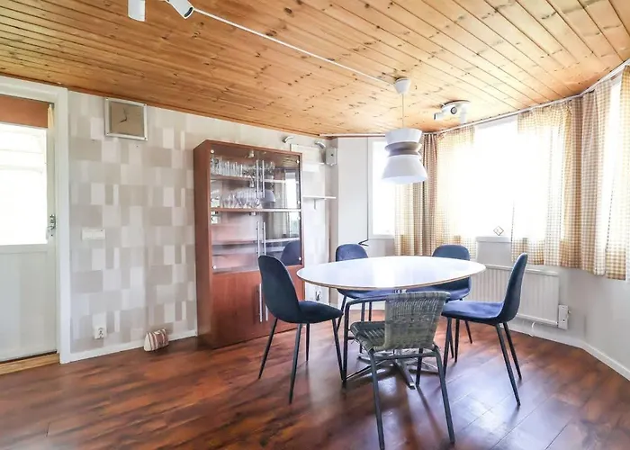 Workers - 8 Beds - Free Parking - Near Volvo *