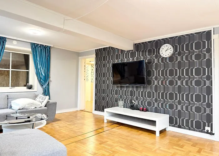 Workers - 8 Beds - Free Parking - Near Volvo *