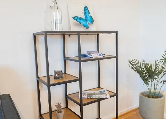 Scandi-boho 1br Calm & Well-connected Location Göteborg