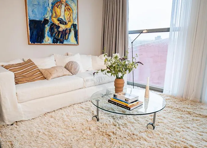 Thoughtfully Fine Designed 1br In Prime Location Apartment