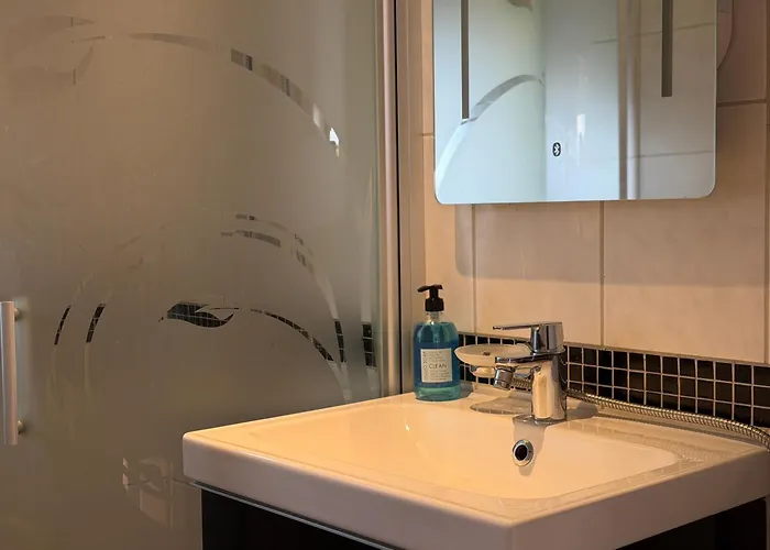 Casa vacanze Workers - 4br - 8 Beds - 2 Kitchens - Volvo Goteborg