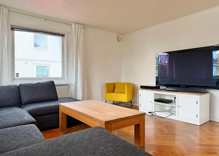 Casa vacanze Workers - 4br - 8 Beds - 2 Kitchens - Volvo