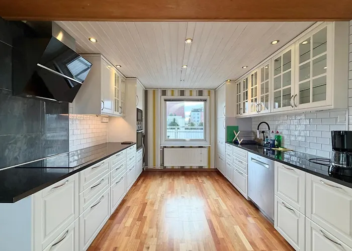 Workers - 4br - 8 Beds - 2 Kitchens - Volvo * Goteborg