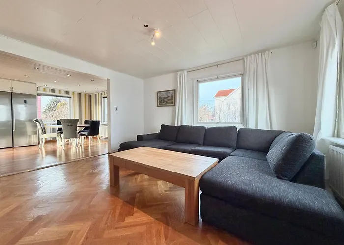 Workers - 4br - 8 Beds - 2 Kitchens - Volvo Goteborg