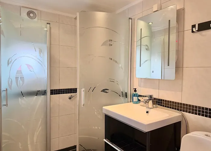 Workers - 4br - 8 Beds - 2 Kitchens - Volvo Casa vacanze