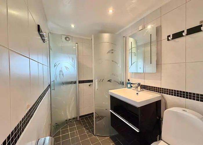 Casa vacanze Workers - 4br - 8 Beds - 2 Kitchens - Volvo *