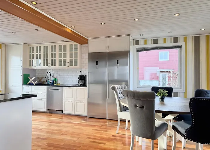 Casa vacanze Workers - 4br - 8 Beds - 2 Kitchens - Volvo Goteborg