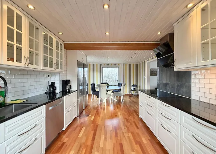 Casa vacanze Workers - 4br - 8 Beds - 2 Kitchens - Volvo