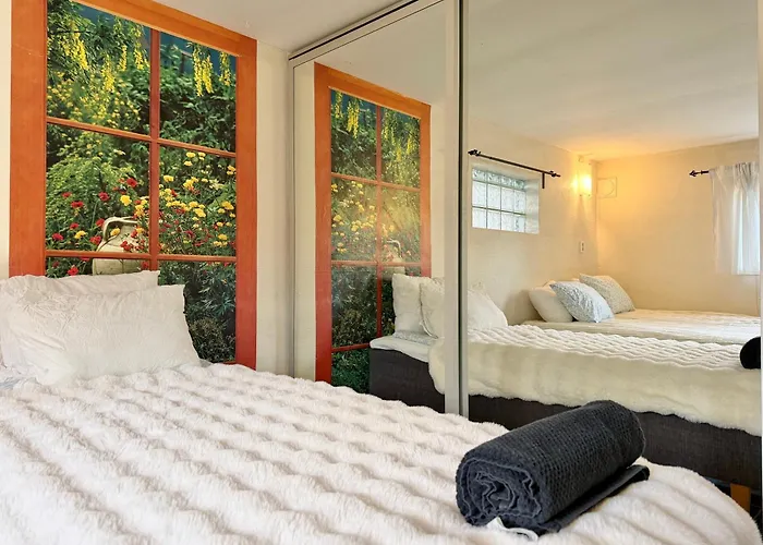 Casa vacanze Workers - 4br - 8 Beds - 2 Kitchens - Volvo Goteborg