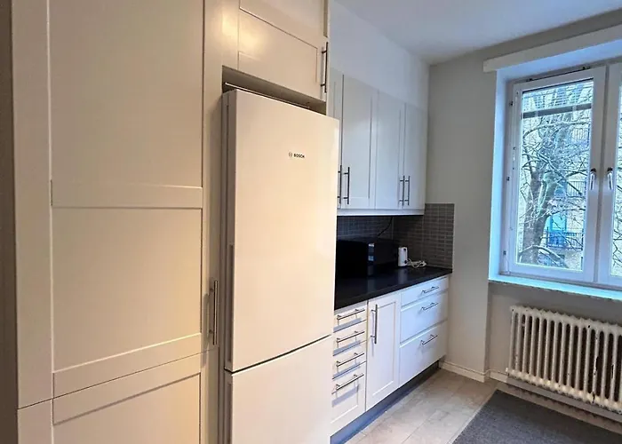 Spacious 4br In Apartament *