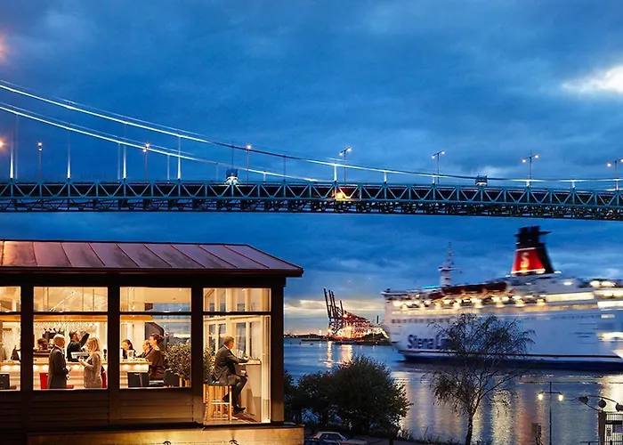 Quality Waterfront Hotel