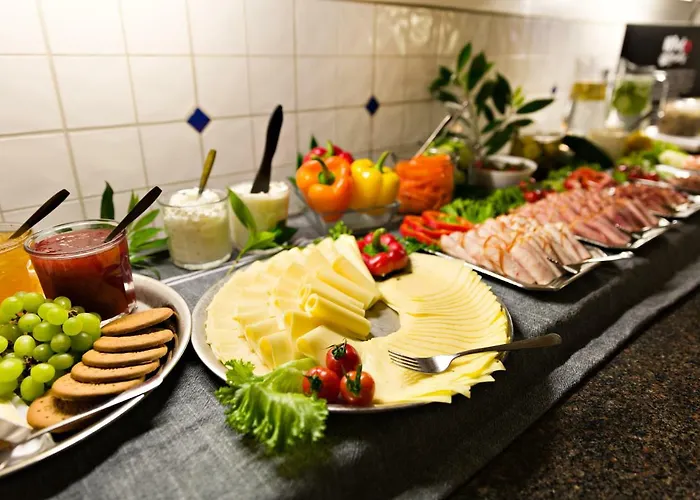 Center - Sure By Western 3*